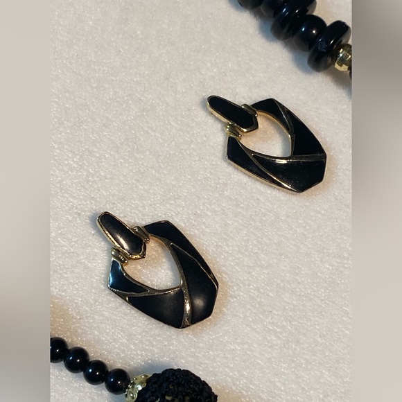 🫣Vintage Necklace and Earrings - Picture 3 of 5